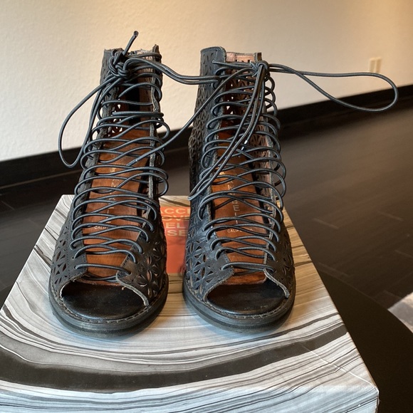 Jeffrey Campbell Cors - Picture 3 of 9